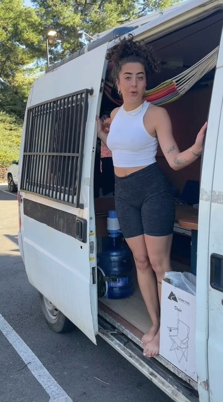 Eda Atilla hd actress pictures