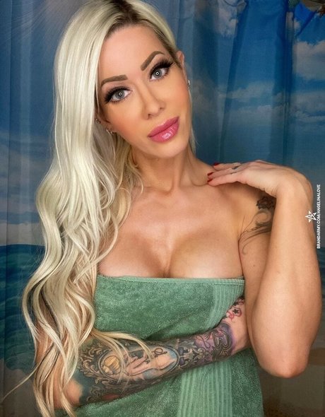 Lauren Williams hot star picture