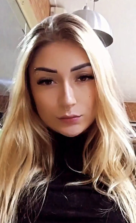 Laisa Manjabosco star high quality gallery