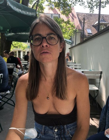 Milfflickr nudes model images