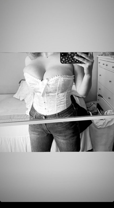 Amelia Tidd xxx actress gallery