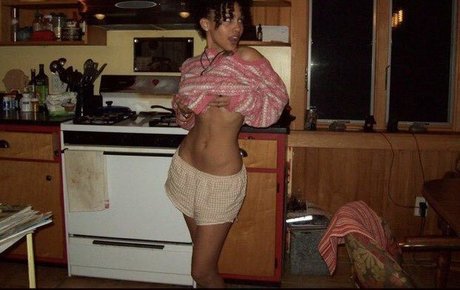 Midriff pornstar high quality photo