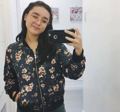 Sarah Carlos hd model images