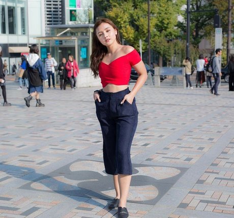 Sarah Carlos model pornographic pictures