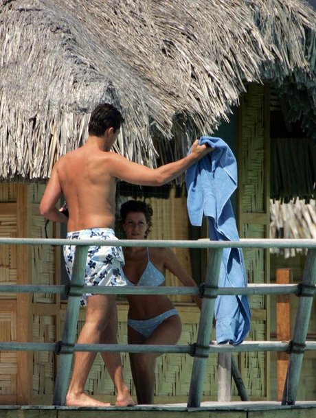 Natasha Kaplinsky model nude photo