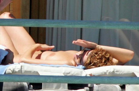 Natasha Kaplinsky hot actress gallery