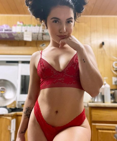 Calyopeia model pornographic photos