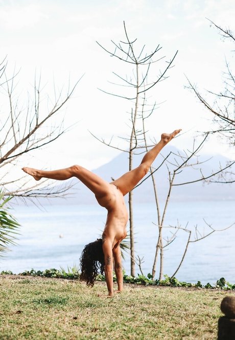 Karena Thompson pretty star photos