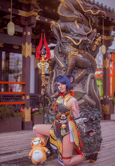 Bizarre Deer sexy star pic