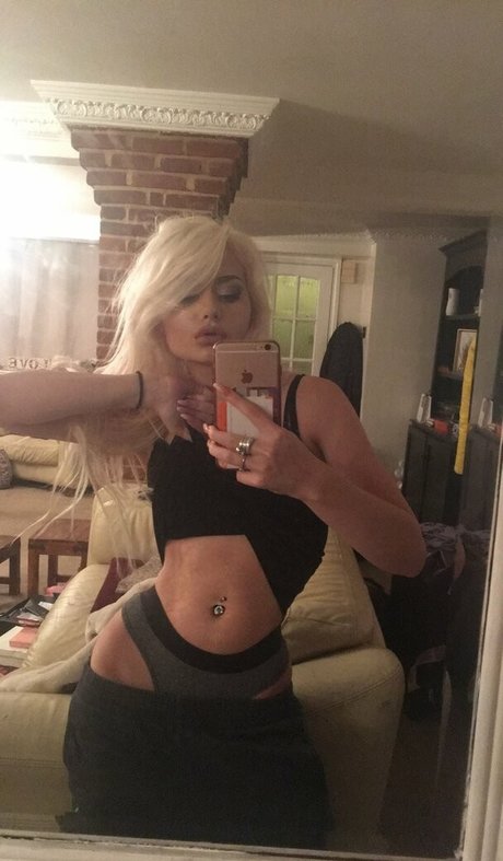 Romanie Smith best model pictures