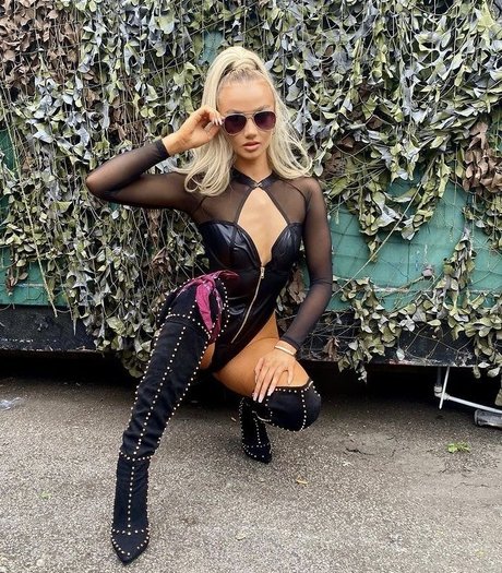 Grace Hemingway star perfect galleries