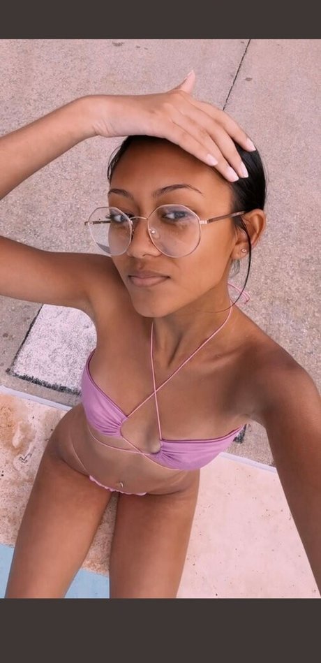 molineymao exclusive pornstar photo