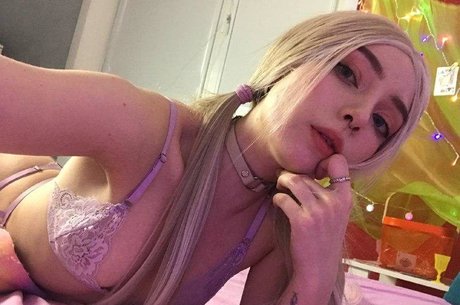 Ewa Green beautiful pornstar gallery