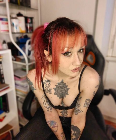 Redfoxy12 naked actress pics