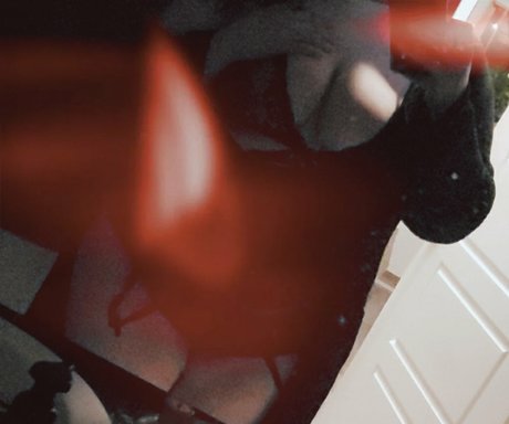 Fluffy Darling art model pics