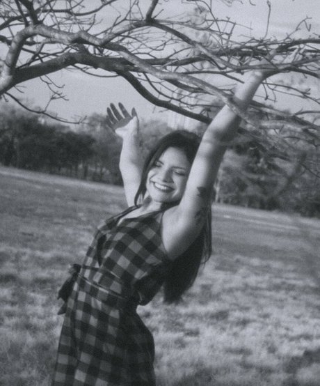 Jessie Cardim star nude image