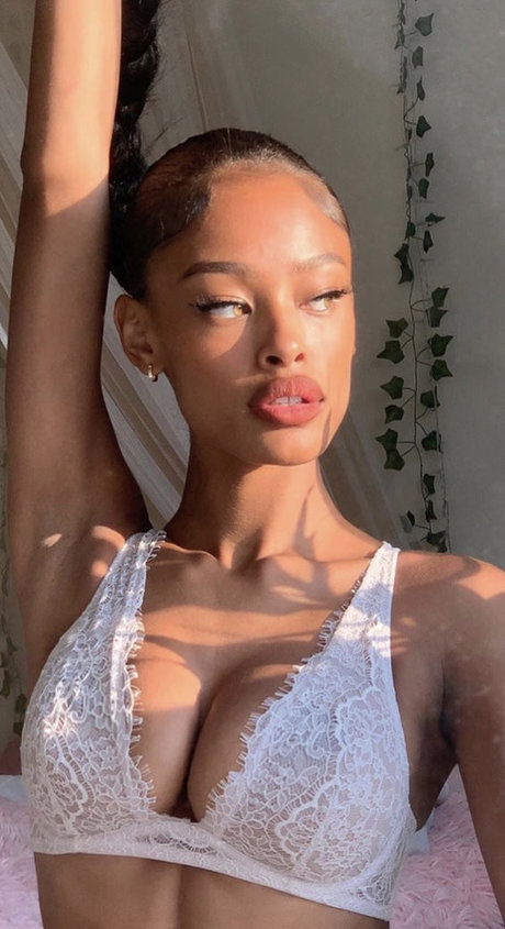 Vinetria naked star photos