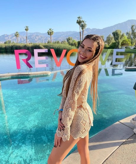 Shaela Mc Gilton model sexy image