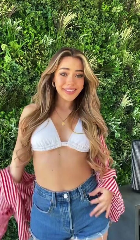 Shaela Mc Gilton naked model gallery