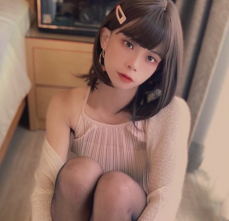 Luoluo pretty model picture