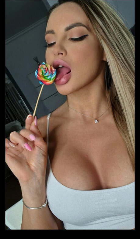 babyannaxx xxx pornstar pic