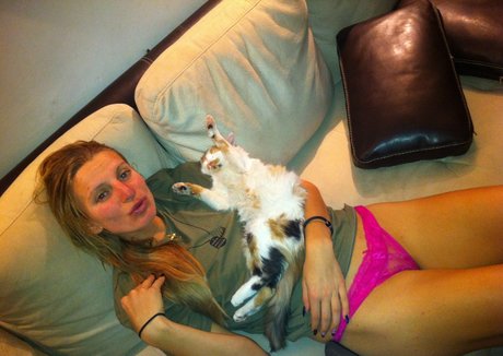 Sesil Karatantcheva adult model images