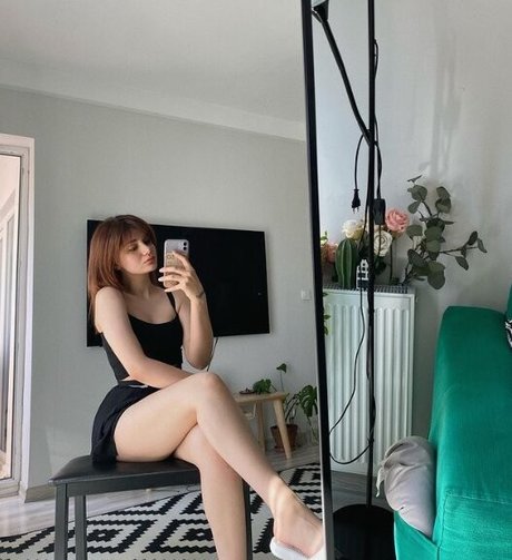 buseeylmaz97 free model img