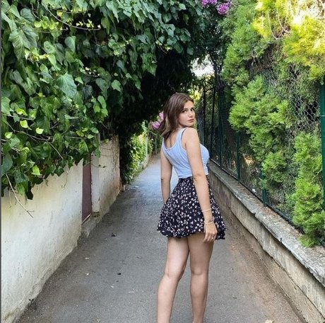 buseeylmaz97 beautiful actress image