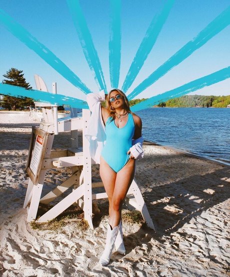 Emma Topps hot model gallery