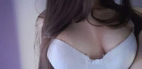 GoodGiirl18 star exclusive galleries