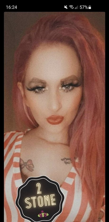 Redhairdontcare69 pretty model image