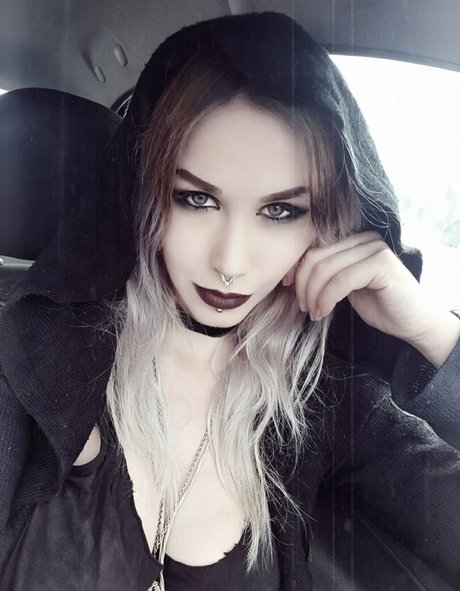 blackthornwitch beautiful pornstar picture