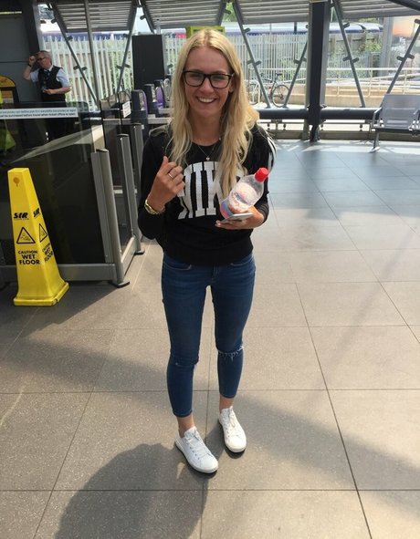 Anna Christian naked model pictures