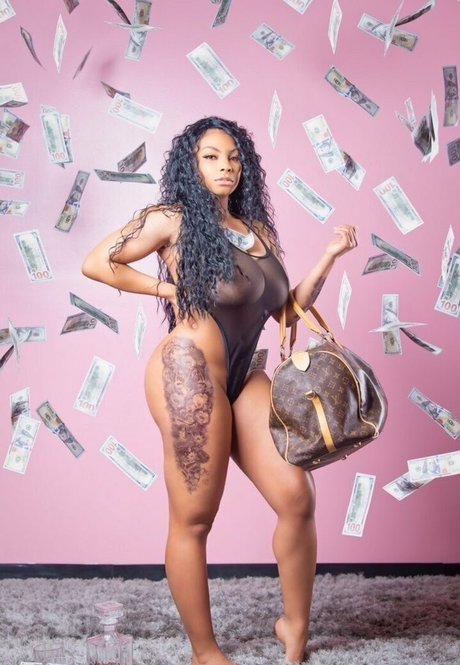 Julie Silver xxx model image