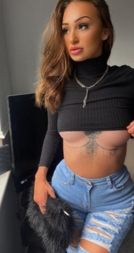 Sarah Golding star adult image