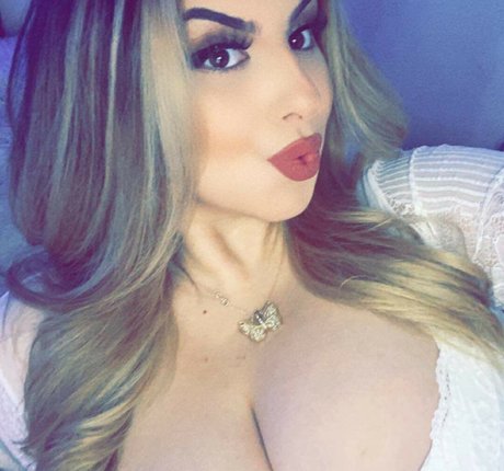 Daniela Ehimy model art pictures