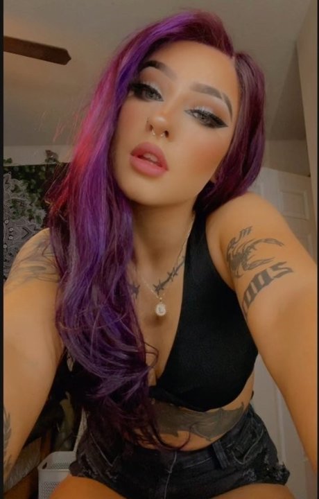 xoxo fall adult model image