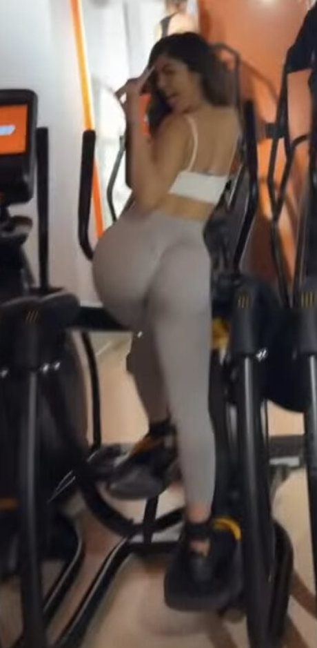 Lauren Cruz star perfect pics