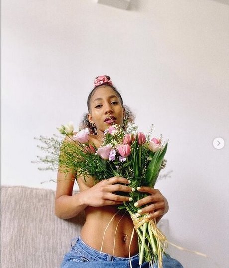 Tantric Tee naked pornstar galleries