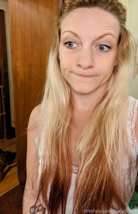 theradicalfox star xxx galleries