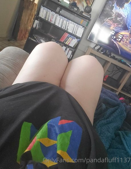 pandafluff1137 naked pornstar image