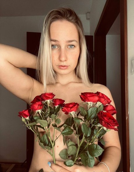 realmiagoldfree free pornstar gallery