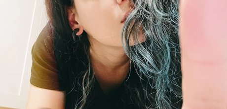 MalAfterMidnight pornstar beautiful pic