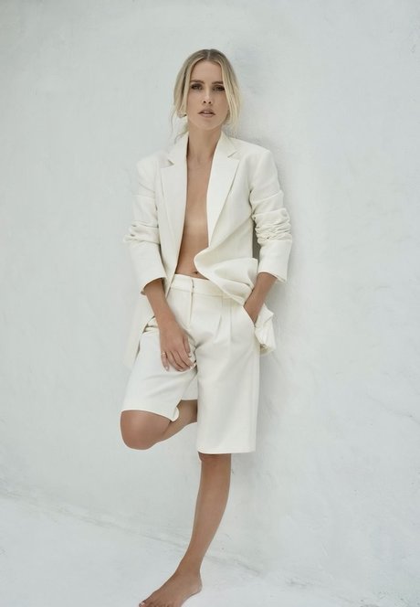 Claire Holt model hd pic