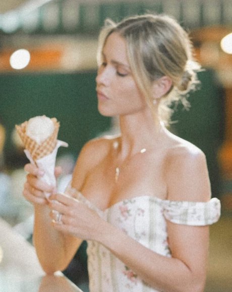 Claire Holt sex star gallery