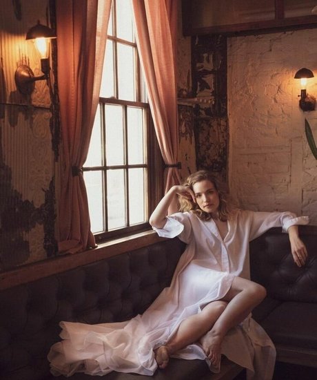 Willa Fitzgerald erotic pornstar pics