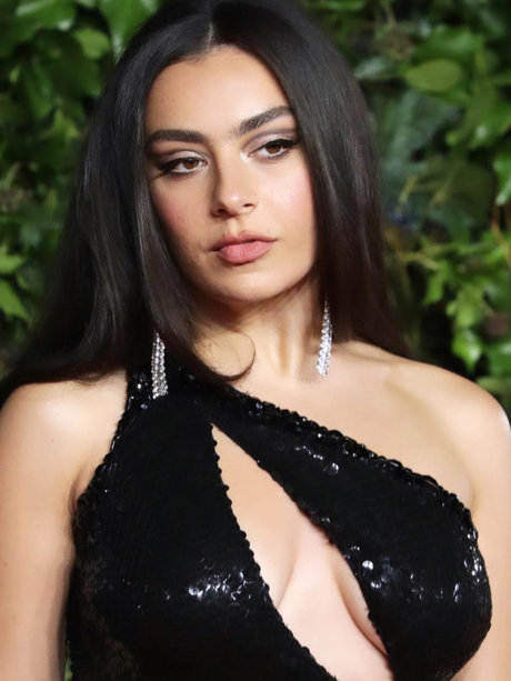 Charli XCX model sexy pic