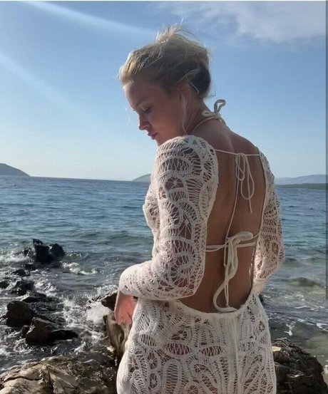Zara Larsson star top img