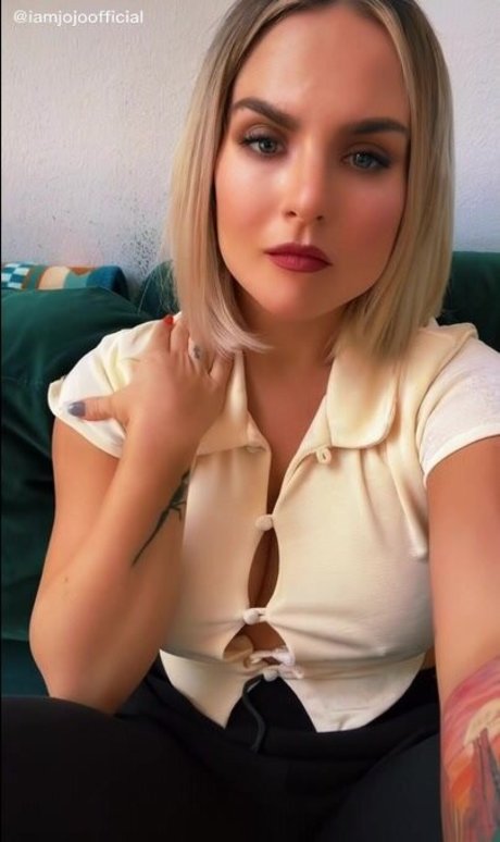 Joanna Jojo Levesque porn actress photo