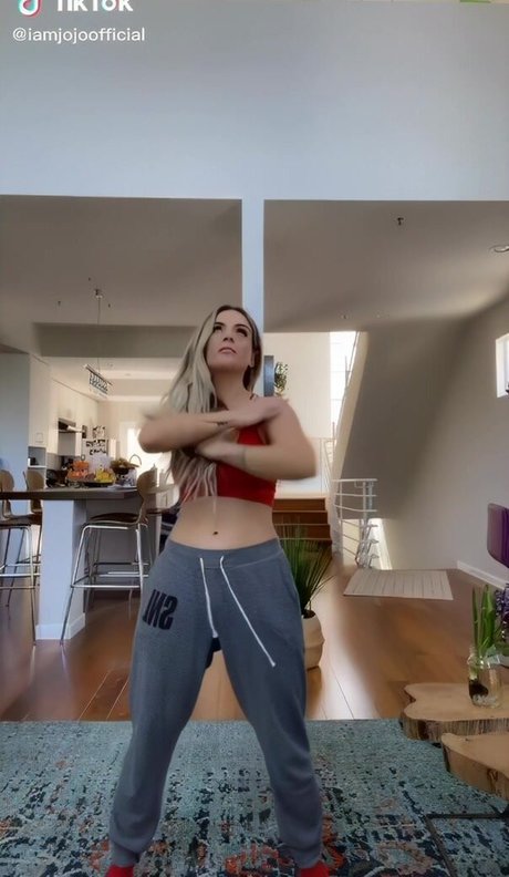 Joanna Jojo Levesque beautiful star photos